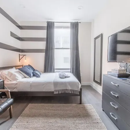 Apartment Downtown W Fast Wifi, Keyless Entry