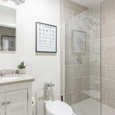 Downtown W Fast Wifi, Keyless Entry *