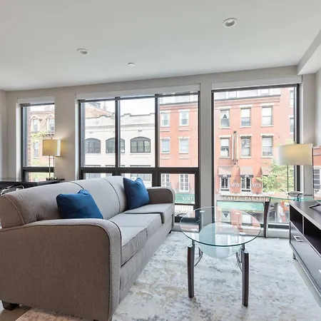 Apartment Chic North End Escape Near Waterfront *