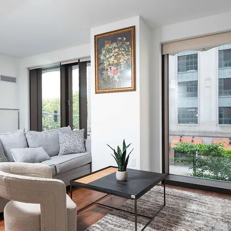 Back-bay Upscale Rooftop & Parking Apartment *