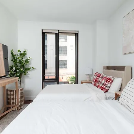 Back-bay Upscale Rooftop & Parking *