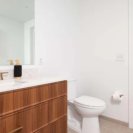 Apartment Back-bay Upscale Rooftop & Parking *
