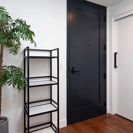 Back-bay Upscale Rooftop & Parking Apartment