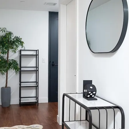 Apartment Back-bay Upscale Rooftop & Parking *