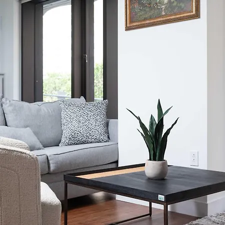 Apartment Back-bay Upscale Rooftop & Parking *