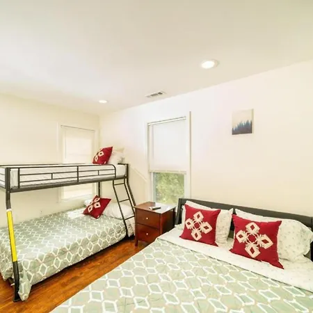 Apartment 988 - 2 4br Cozy Getaway Near Geneva Cliffs