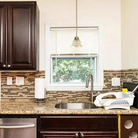 Apartment 988 - 2 4br Cozy Getaway Near Geneva Cliffs *