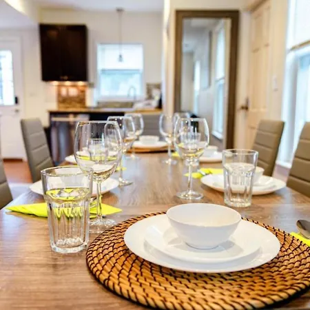 Apartment 988 - 2 4br Cozy Getaway Near Geneva Cliffs Boston