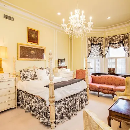 Back Bay Efficiency Unit, Pvt Bath, Kitchenette * Boston