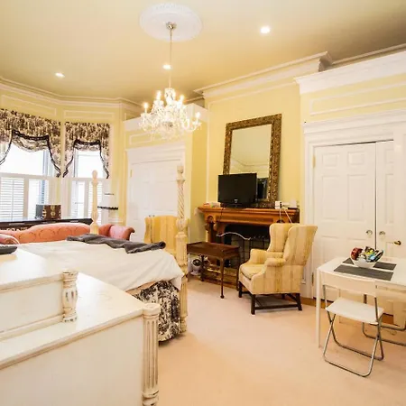 Back Bay Efficiency Unit, Pvt Bath, Kitchenette