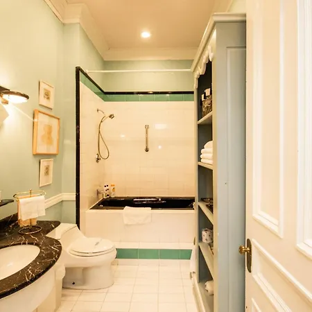 Apartment Back Bay Efficiency Unit, Pvt Bath, Kitchenette Boston