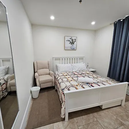 Apartment 1-bedroom Apt-9b1 20 Minutes To Downtown *