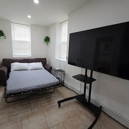 Apartment 1-bedroom Apt-9b1 20 Minutes To Downtown *