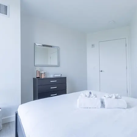 Three-bedroom On Western Avenue Apt S501 Apartment Boston
