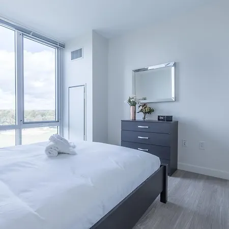 Three-bedroom On Western Avenue Apt S501 *