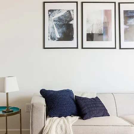 One-bedroom On Boylston Street Apt 817 Apartment *