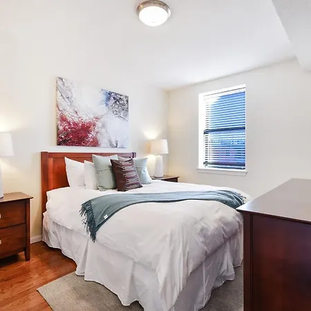 Global Luxury Back Bay Apartment *
