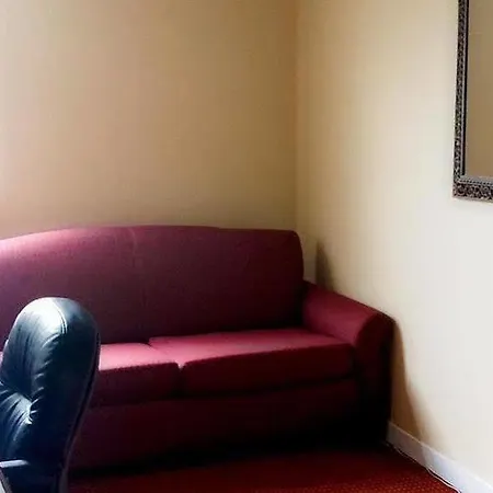 Ivy Common Hotel 2*