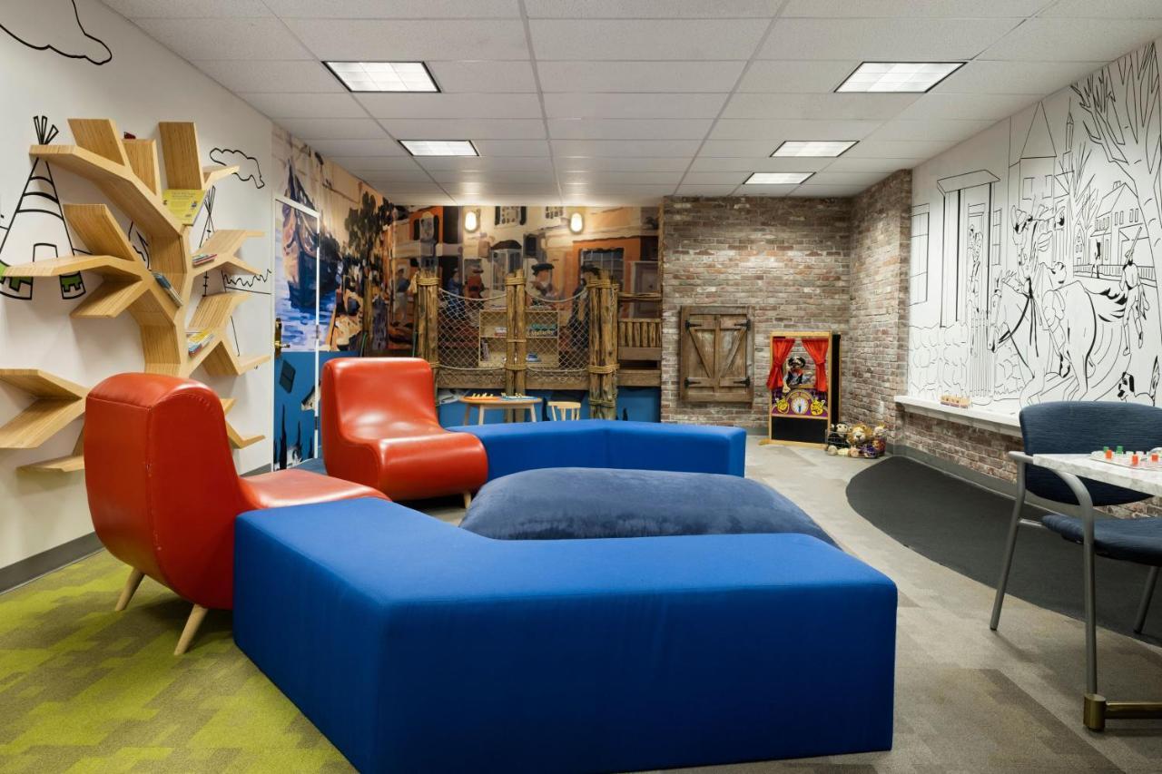 Marriott Vacation Club At Custom House,   3* Boston