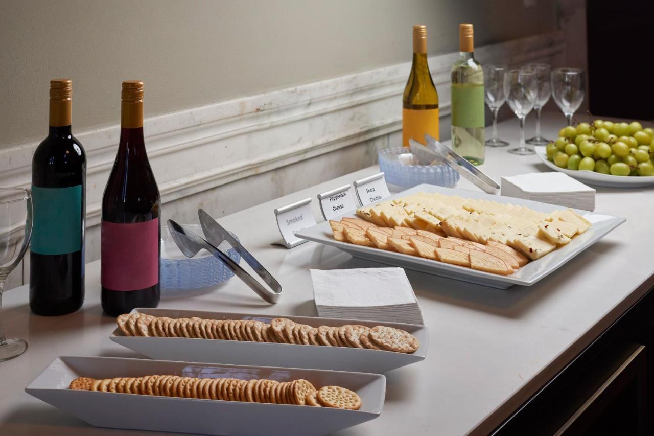 Hotel Marriott Vacation Club At Custom House,   Boston