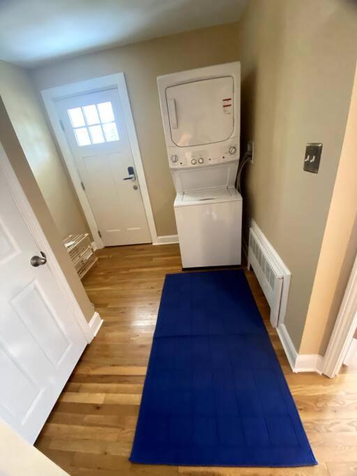 Cozy Getaway Apartment! Free Parking