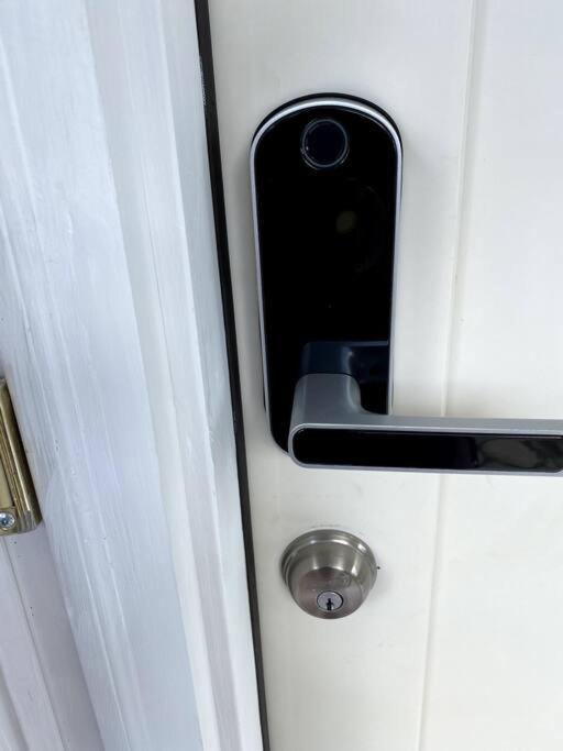 Cozy Getaway Apartment! Free Parking Apartment