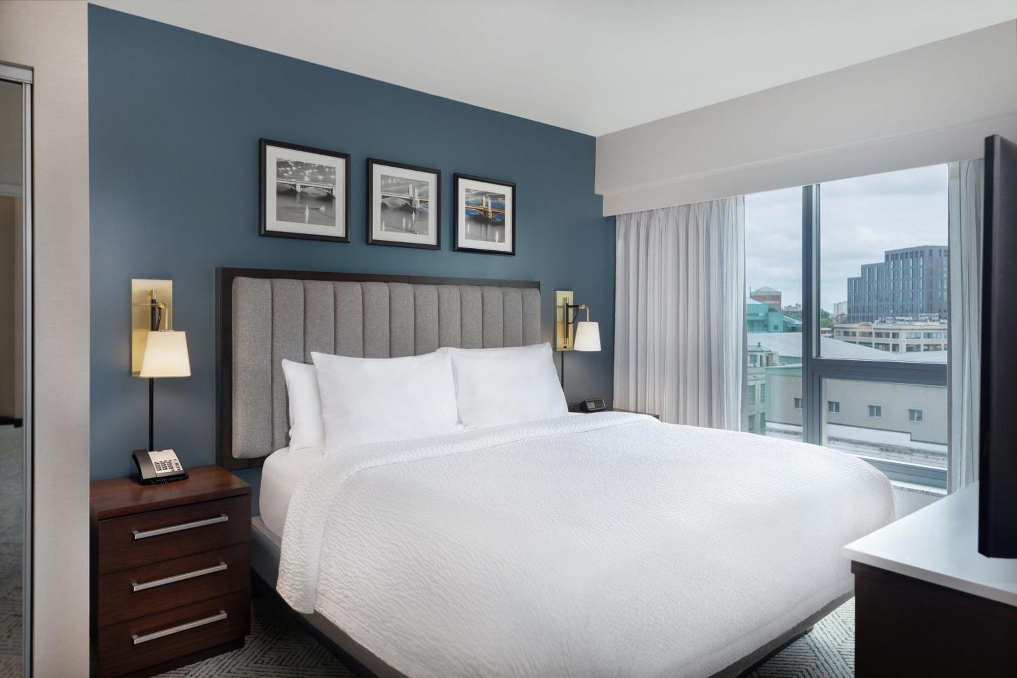 By Marriott Back Bay/fenway 3*