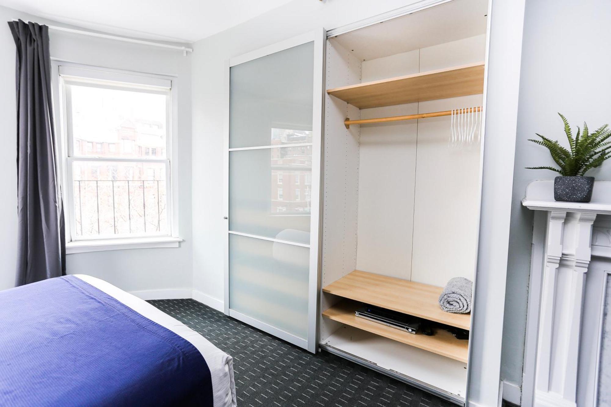 Charming On Boston's Iconic Newbury St. #8