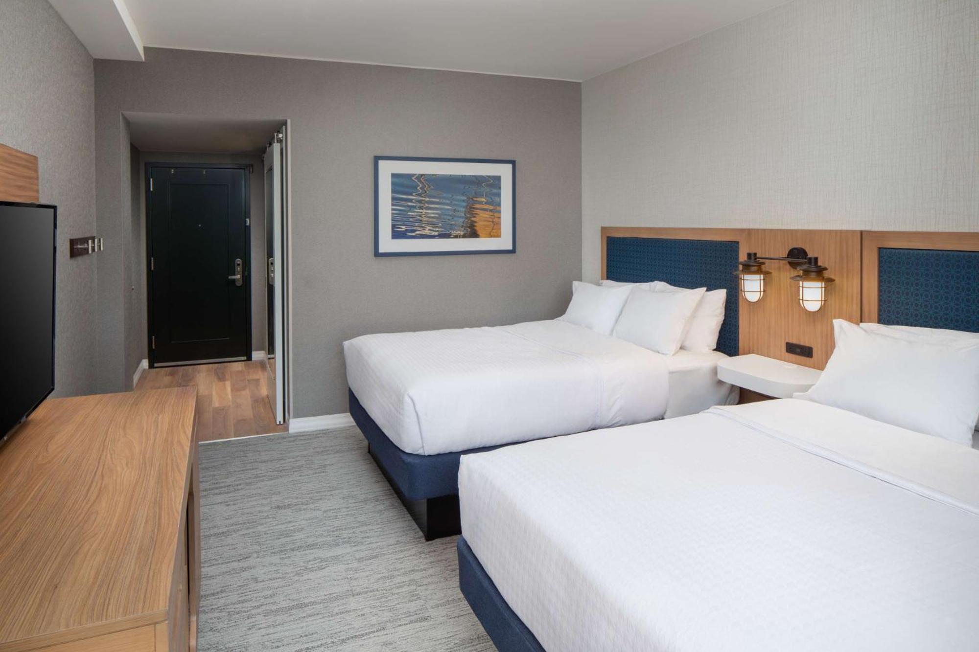Hampton Seaport District Hotel 3*