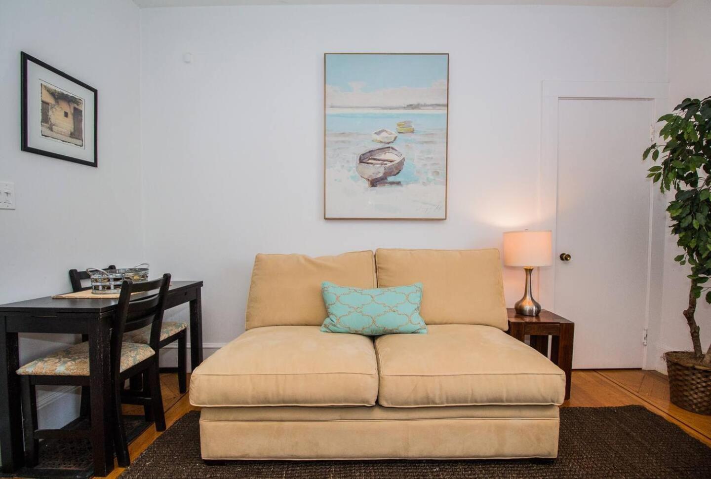 Condominium, First Floor Easy Access To Mb Hébergement de vacances