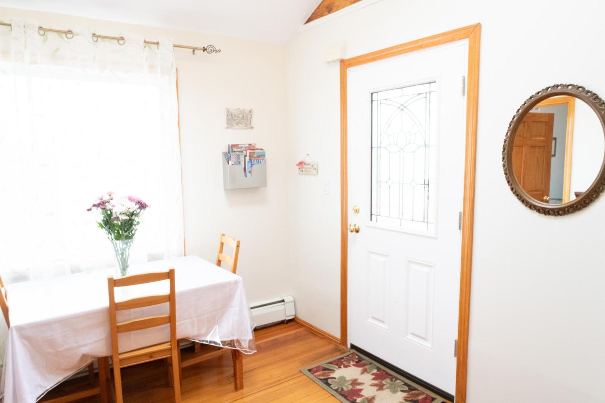 Appartement Beautiful Apartment-5 Beds-full Kitchen-parking-super Clean!