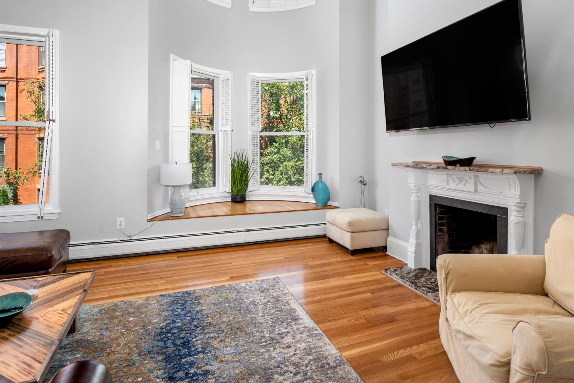 Brownstone Townhouse In Fenway *