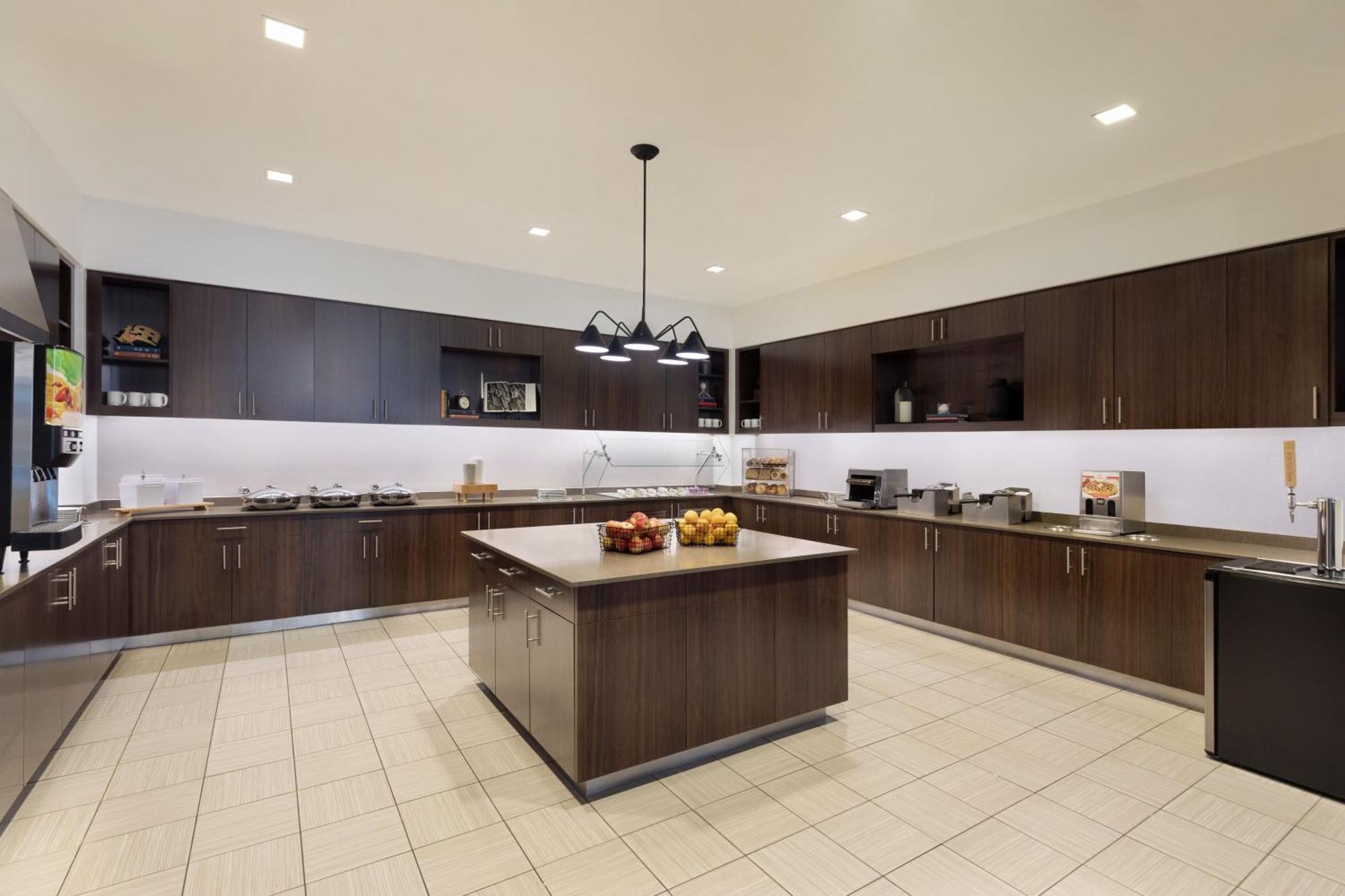 By Marriott Back Bay/fenway