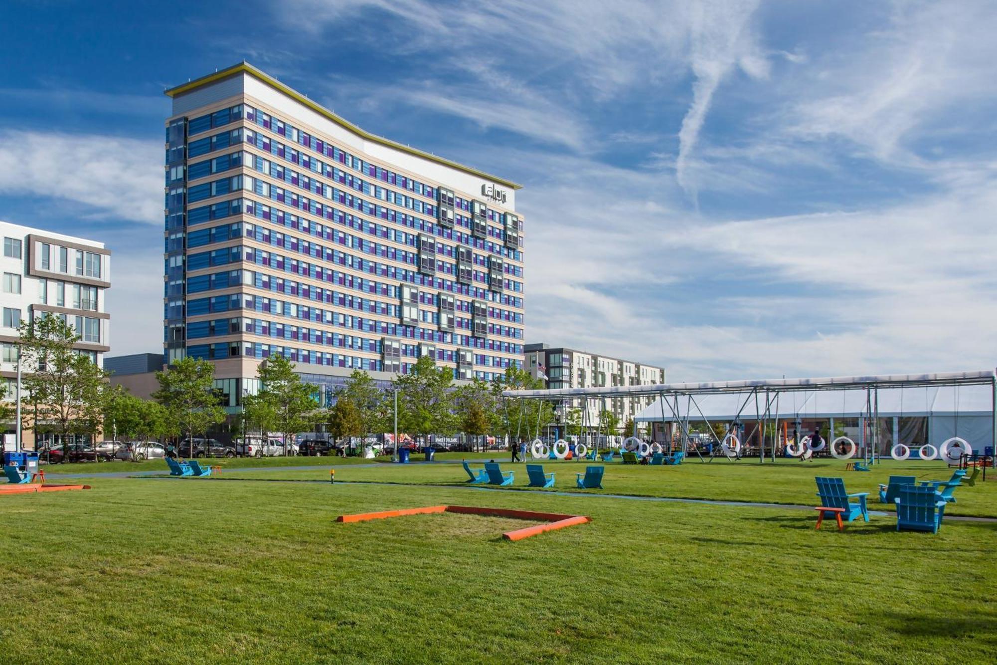 Aloft By Marriott Seaport District Hotel