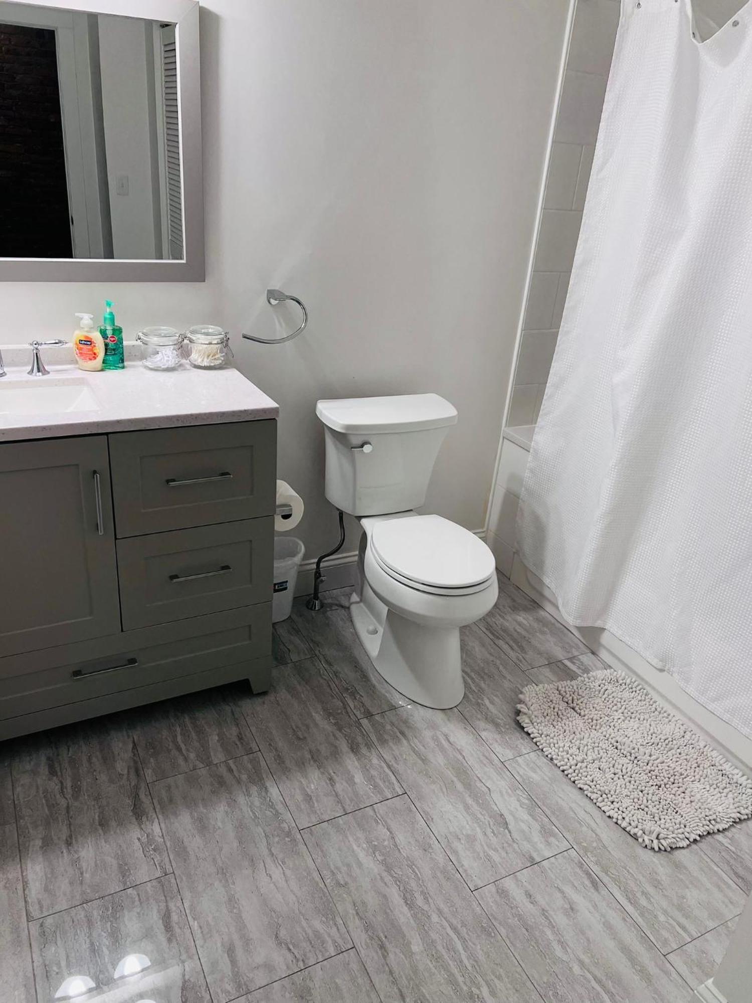 Renovated, 10 Min From The Boston