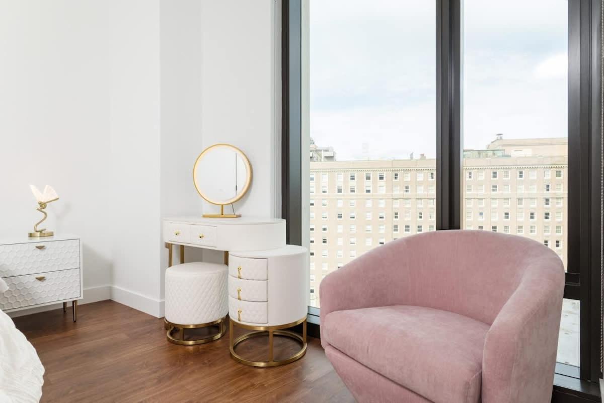 Back-bay 2br W Roof Gym Parking Apartment