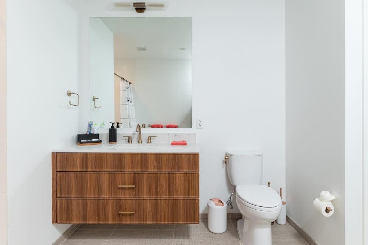 Back-bay 2br W Roof Gym Parking Apartment Boston