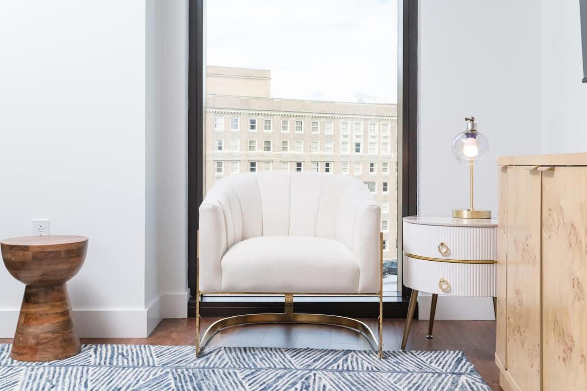 Back-bay 2br W Roof Gym Parking Apartment