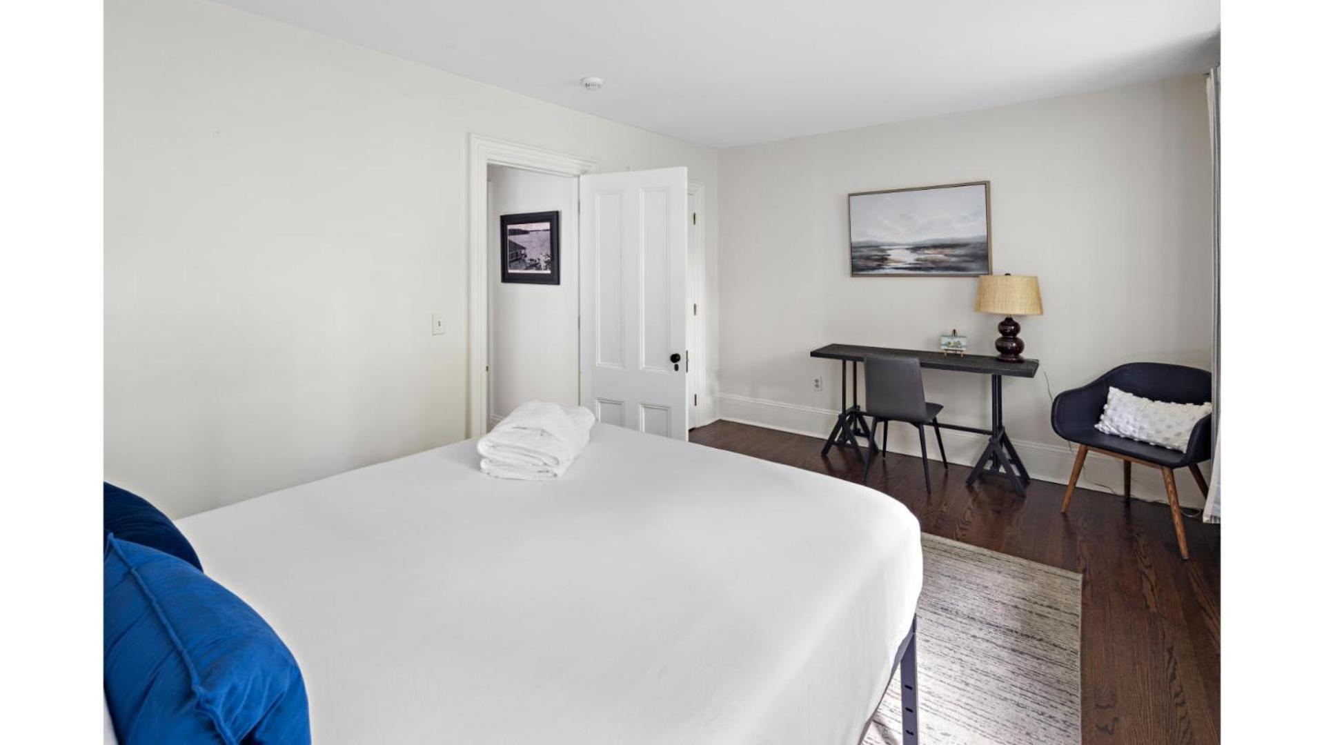 Holiday home Enjoy Private Patio On Montgomery Park