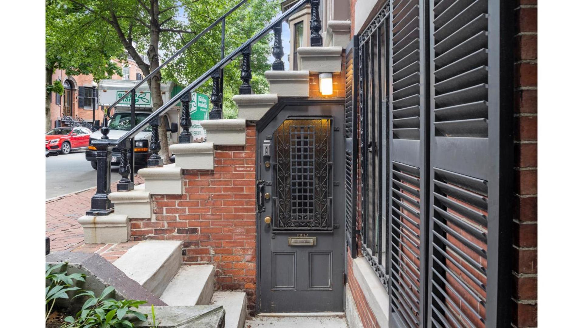 Enjoy Private Patio On Montgomery Park *