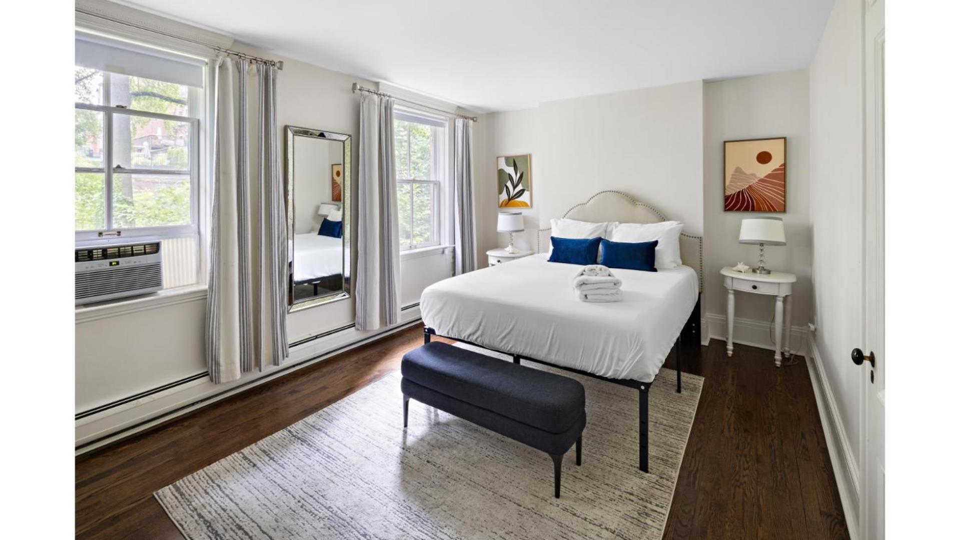 Enjoy Private Patio On Montgomery Park