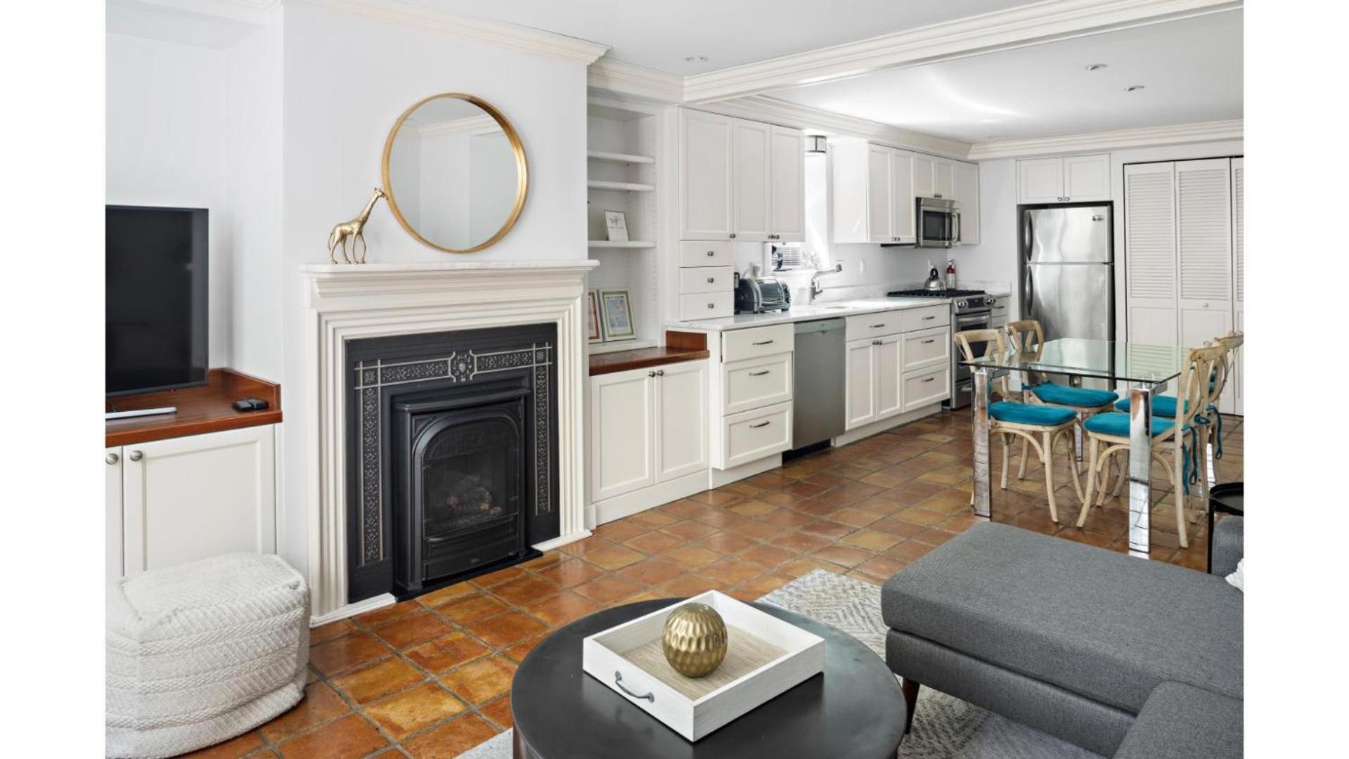 Holiday home Enjoy Private Patio On Montgomery Park *