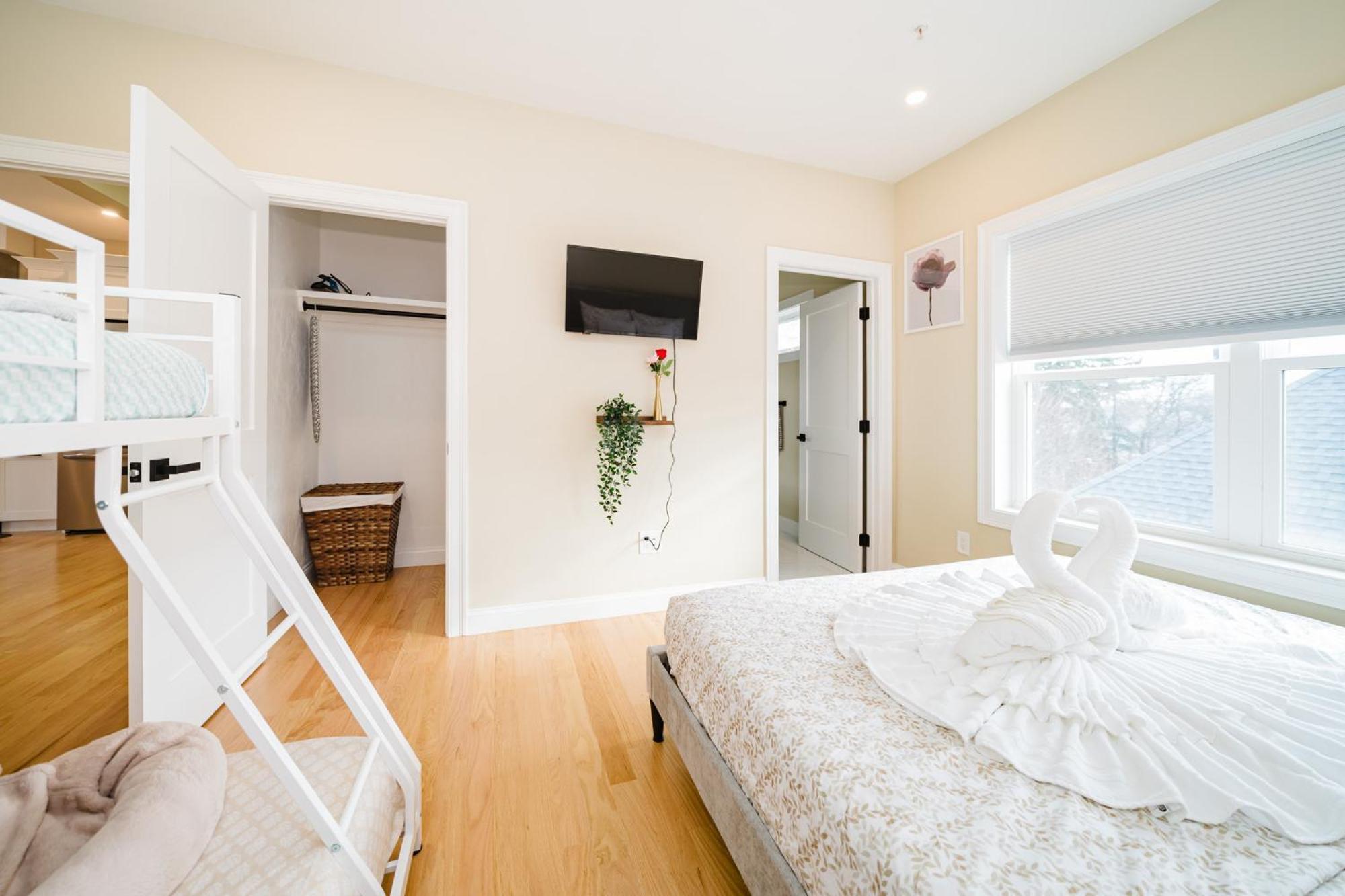 60-3 3br - Sleek Near Wollaston Apartamento Boston
