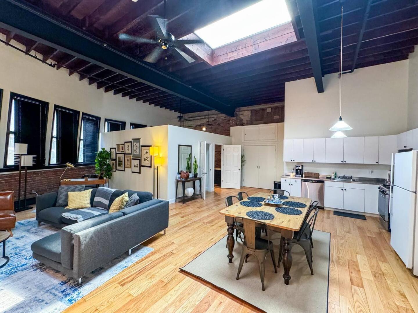 Appartement Sunny 2br W Office, Near Copley & Shopping