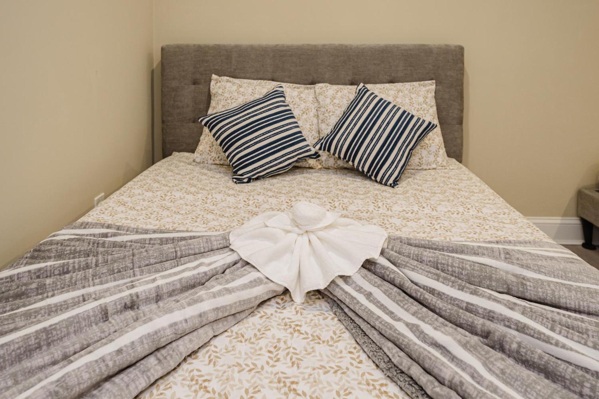 60-1 4br - Cozy New Near Franklin Park Apartment *