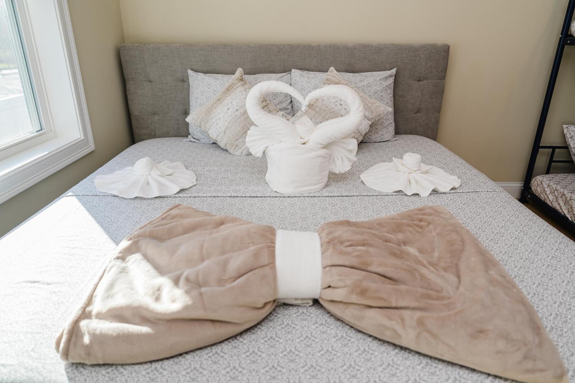 60-1 4br - Cozy New Near Franklin Park Apartment *