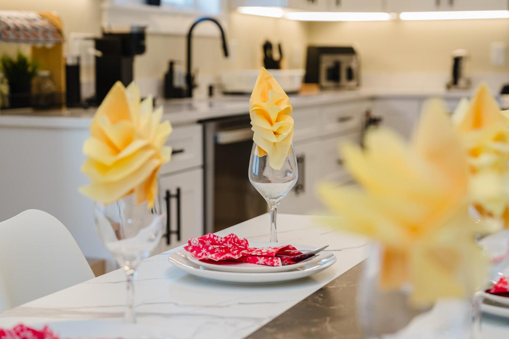 60-1 4br - Cozy New Near Franklin Park Apartment *