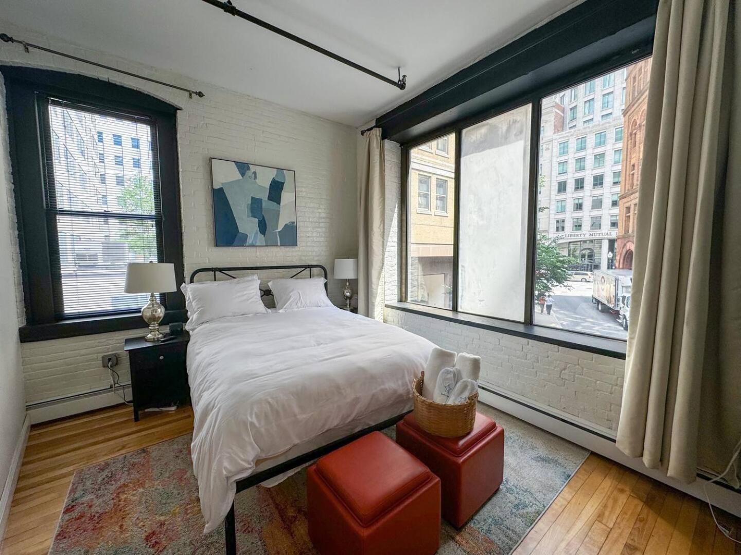 Open-concept 2br Loft In The Heart Of Back Bay