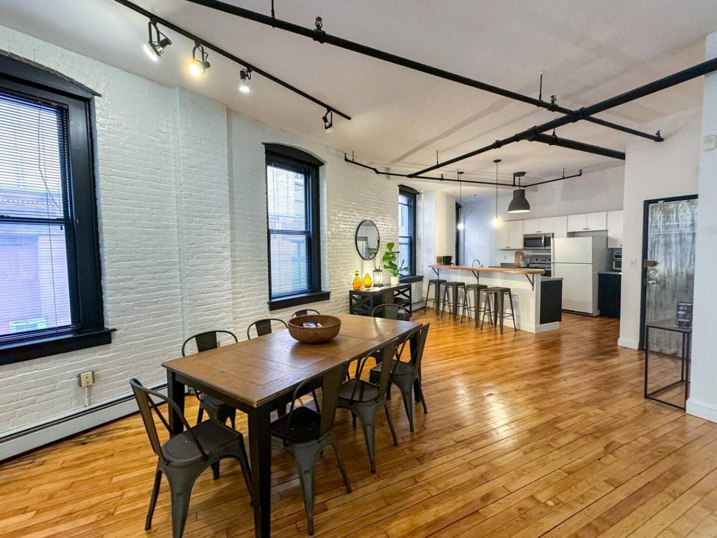 Open-concept 2br Loft In The Heart Of Back Bay Apartamento *