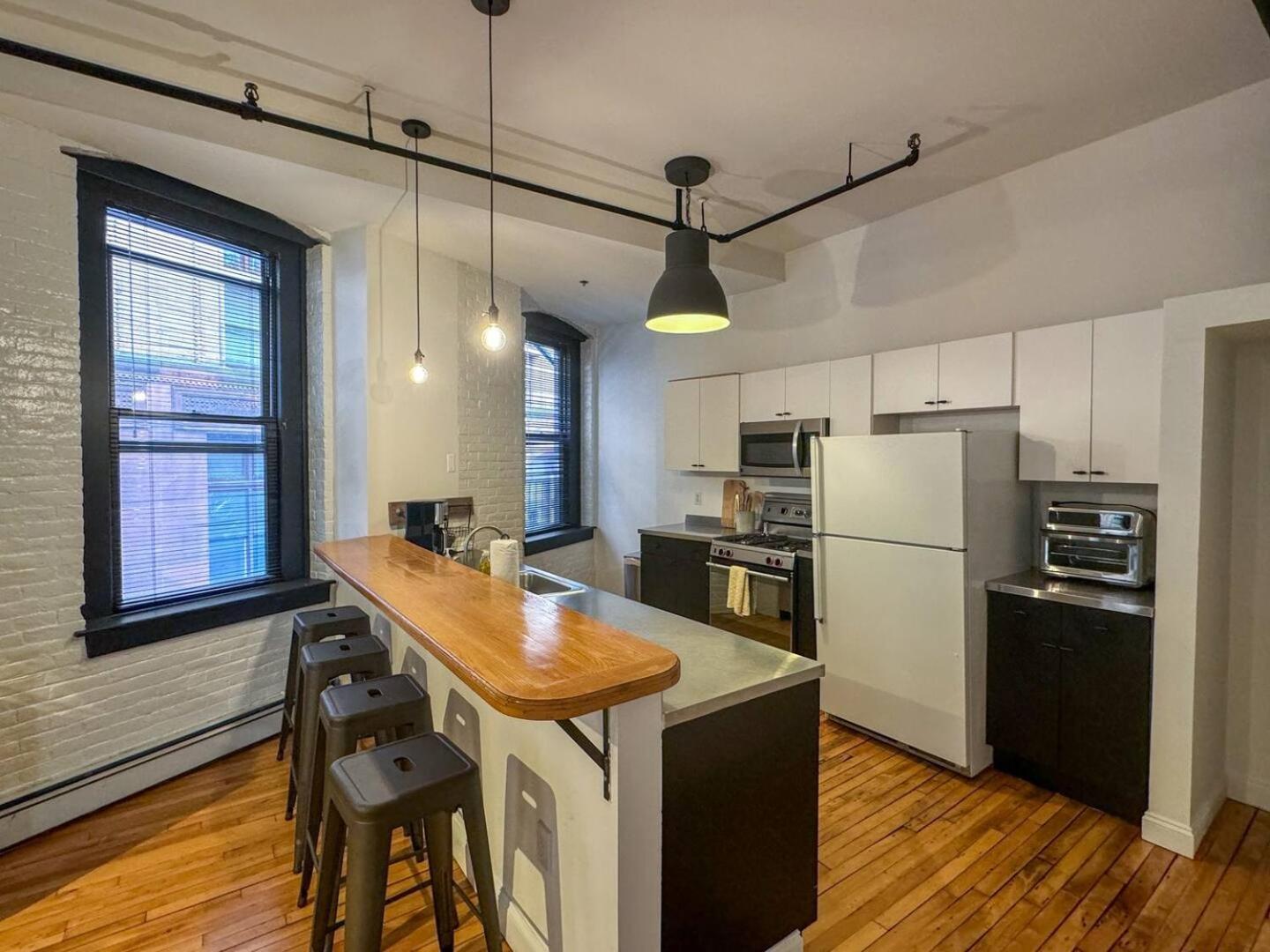 Open-concept 2br Loft In The Heart Of Back Bay Apartamento *